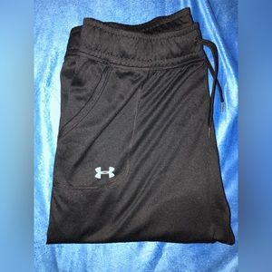 🔵BUNDLE Under Armour Capris and Calvin Klein Leggings🔵